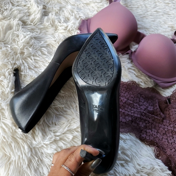 Karl Lagerfeld Black Leather Royale Short Pumps - Picture 10 of 12